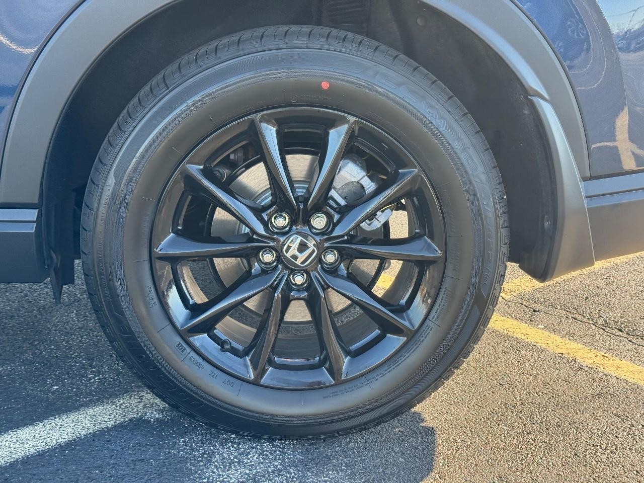 Honda CR-V Hybrid Vehicle Full-screen Gallery Image 07