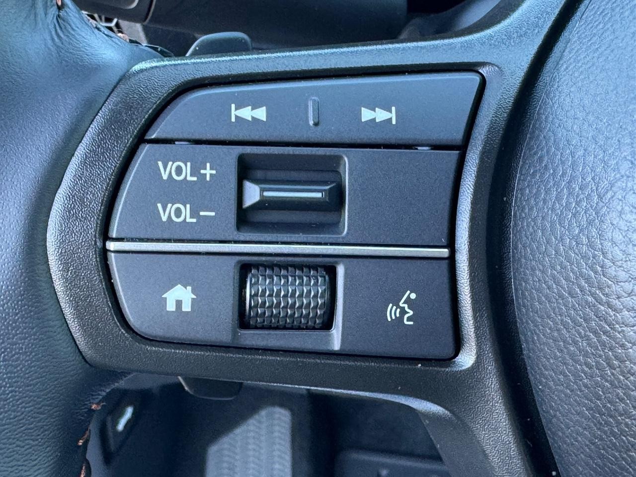 Honda CR-V Hybrid Vehicle Full-screen Gallery Image 21