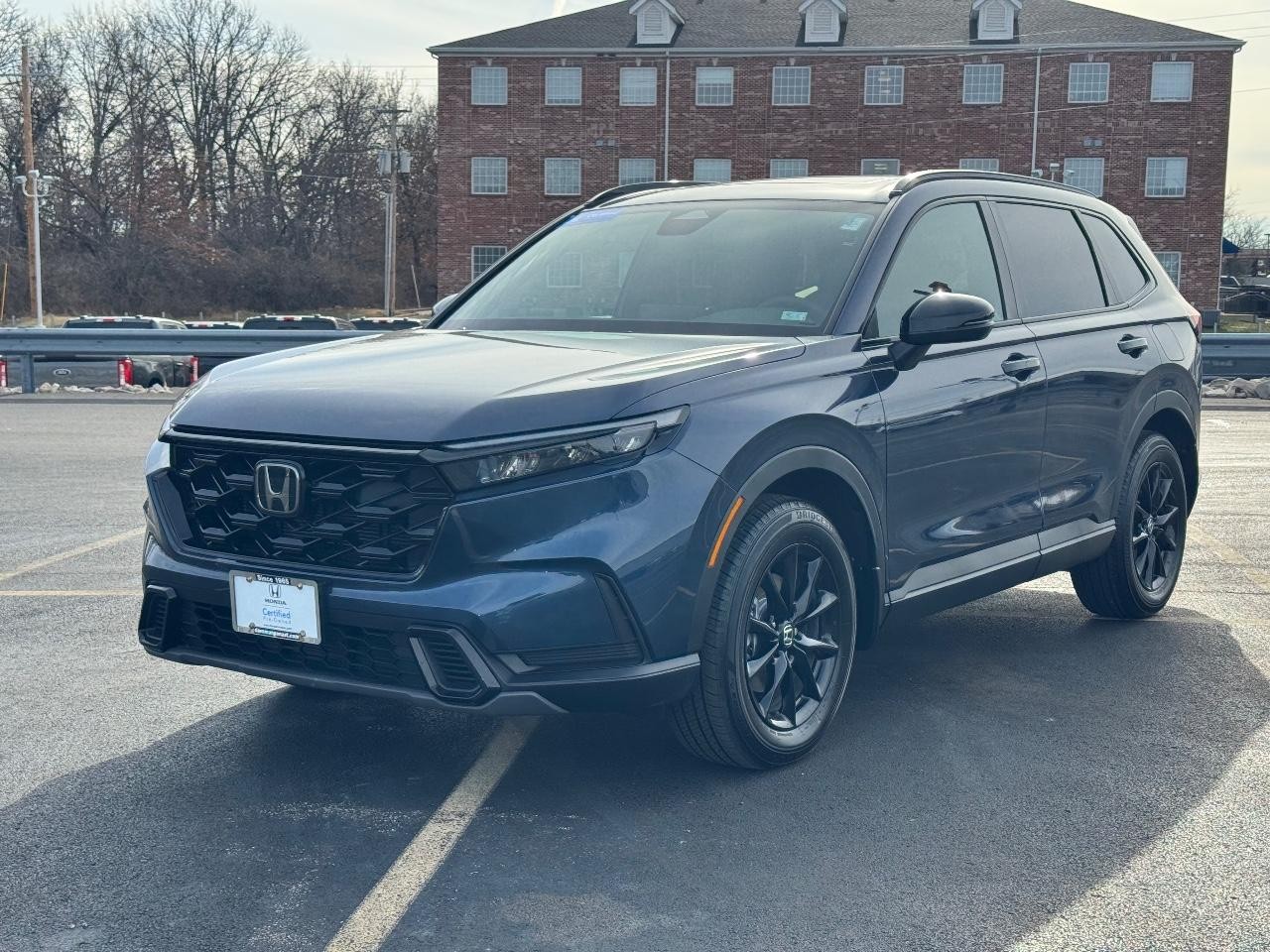 Honda CR-V Hybrid Vehicle Full-screen Gallery Image 08