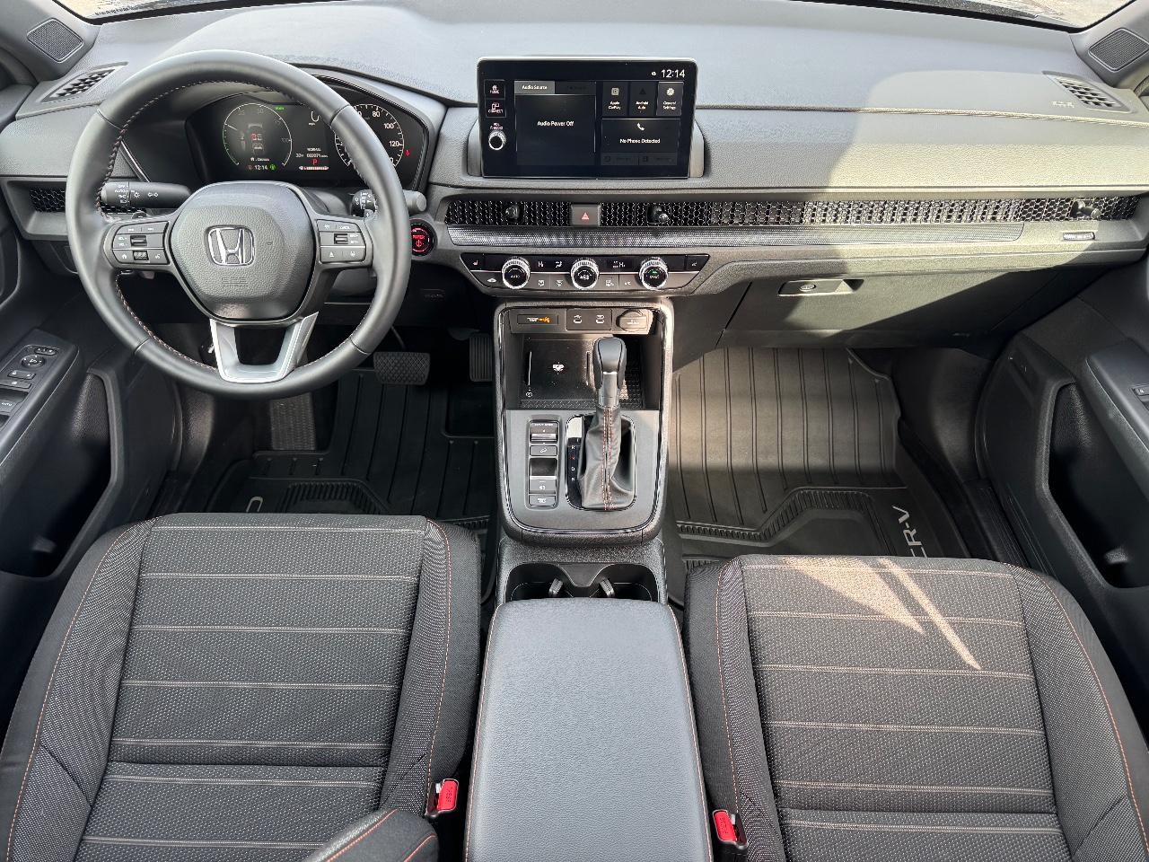 Honda CR-V Hybrid Vehicle Full-screen Gallery Image 11