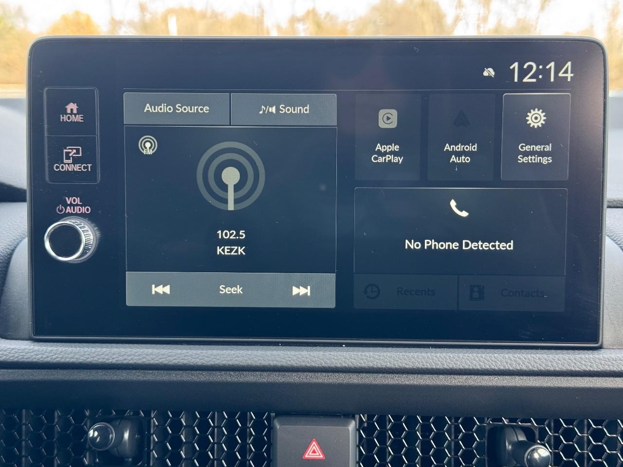 Honda CR-V Hybrid Vehicle Full-screen Gallery Image 13