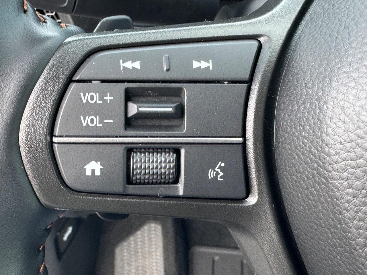 Honda CR-V Hybrid Vehicle Full-screen Gallery Image 21