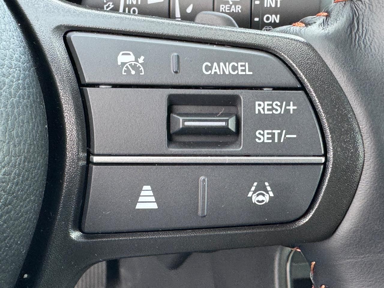 Honda CR-V Hybrid Vehicle Full-screen Gallery Image 22