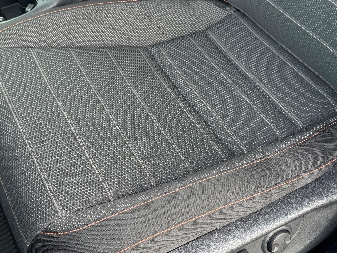 Honda CR-V Hybrid Vehicle Full-screen Gallery Image 25