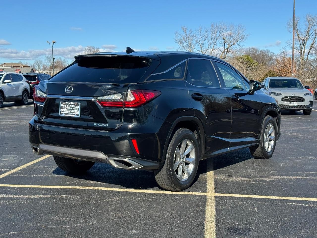 Lexus RX Vehicle Full-screen Gallery Image 03