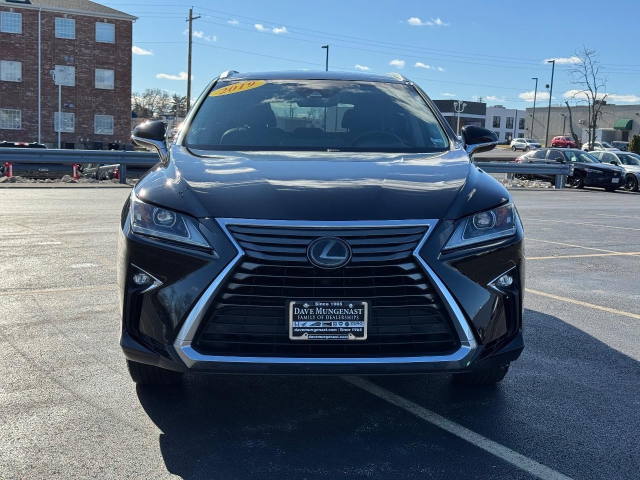 Lexus RX Vehicle Full-screen Gallery Image 09