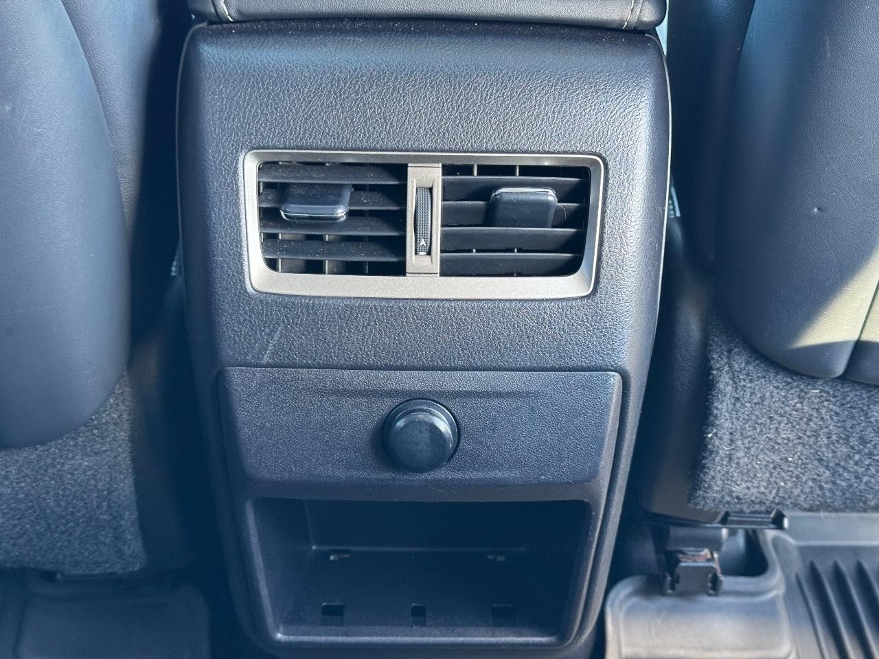 Lexus RX Vehicle Full-screen Gallery Image 16