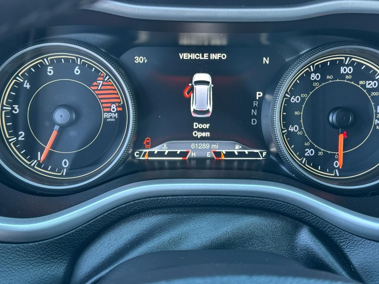 Jeep Cherokee Vehicle Full-screen Gallery Image 20