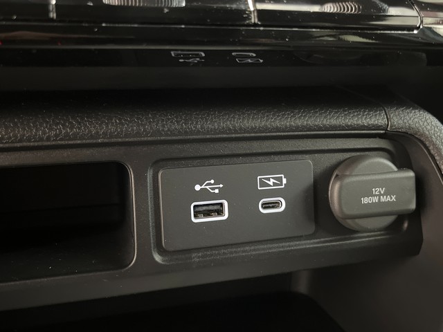 Honda Pilot Vehicle Full-screen Gallery Image 23