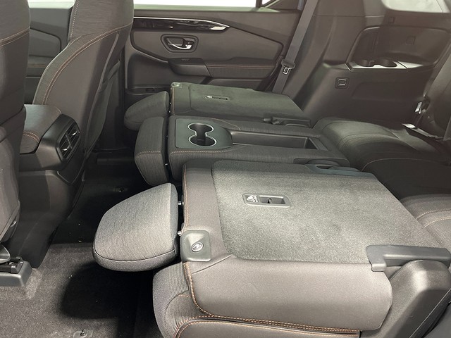 Honda Pilot Vehicle Full-screen Gallery Image 26