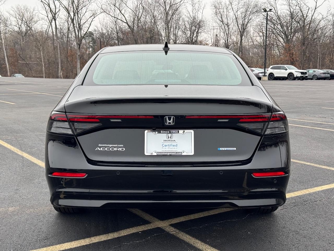 Honda Accord Hybrid Vehicle Full-screen Gallery Image 05