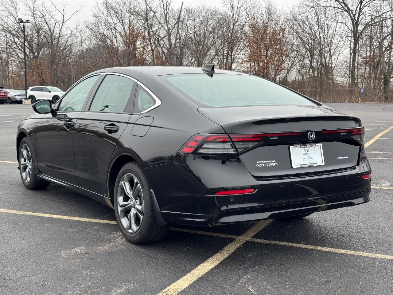 Honda Accord Hybrid Vehicle Full-screen Gallery Image 06