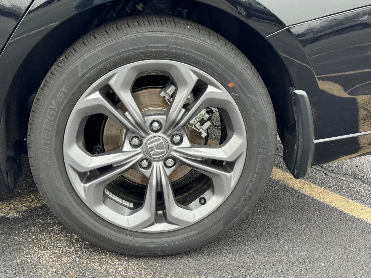 Honda Accord Hybrid Vehicle Full-screen Gallery Image 07