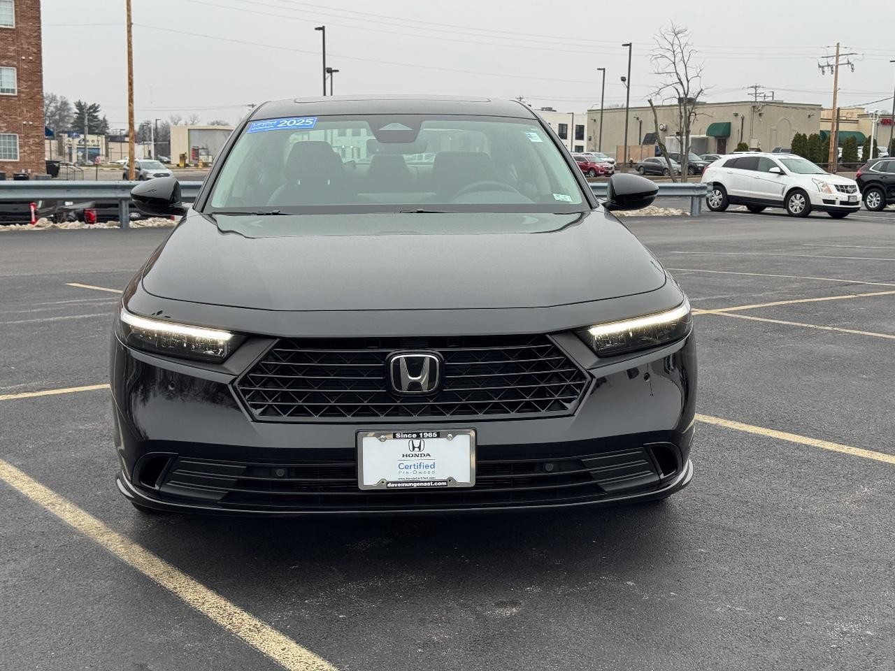 Honda Accord Hybrid Vehicle Full-screen Gallery Image 09