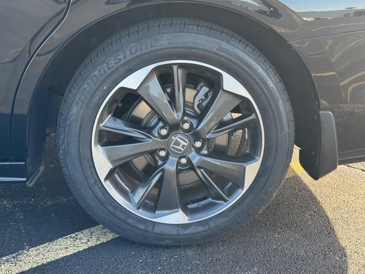 Honda Odyssey Vehicle Full-screen Gallery Image 07