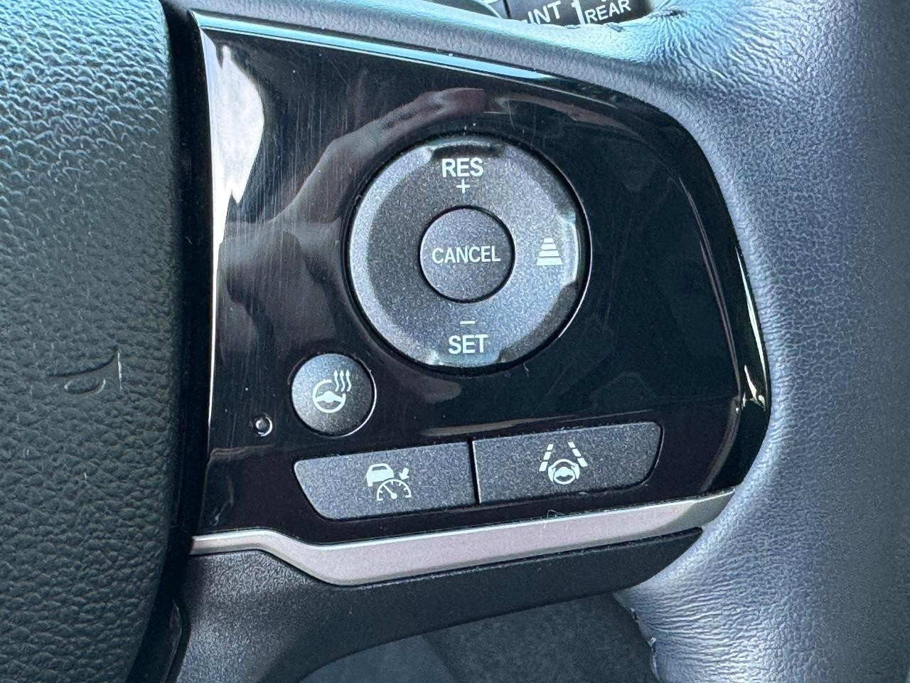 Honda Odyssey Vehicle Full-screen Gallery Image 23