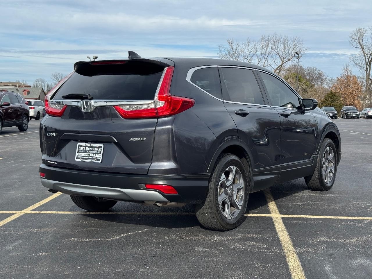 Honda CR-V Vehicle Full-screen Gallery Image 03