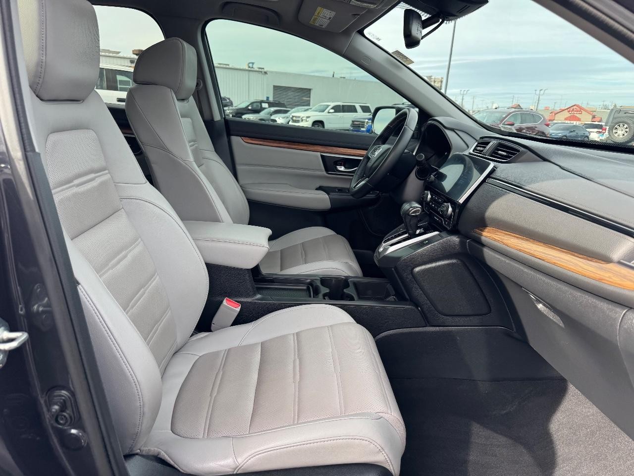 Honda CR-V Vehicle Full-screen Gallery Image 16