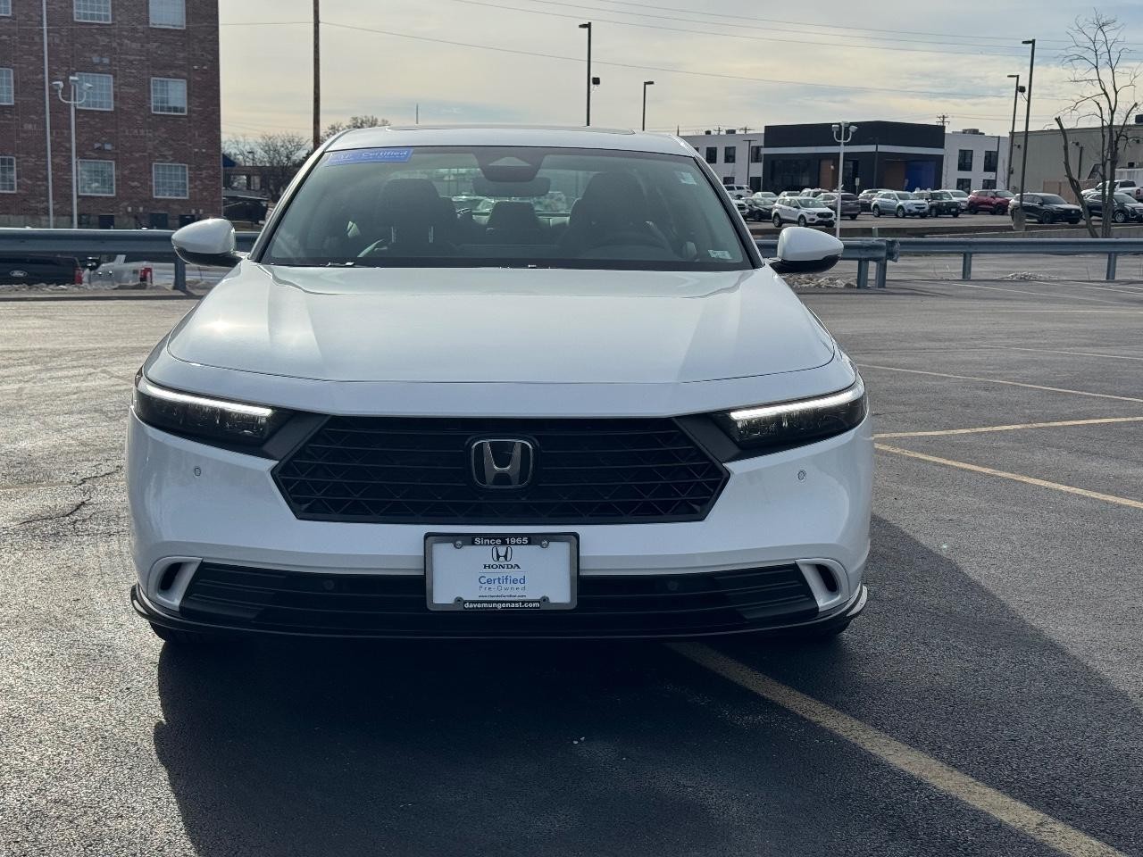 Honda Accord Hybrid Vehicle Full-screen Gallery Image 09