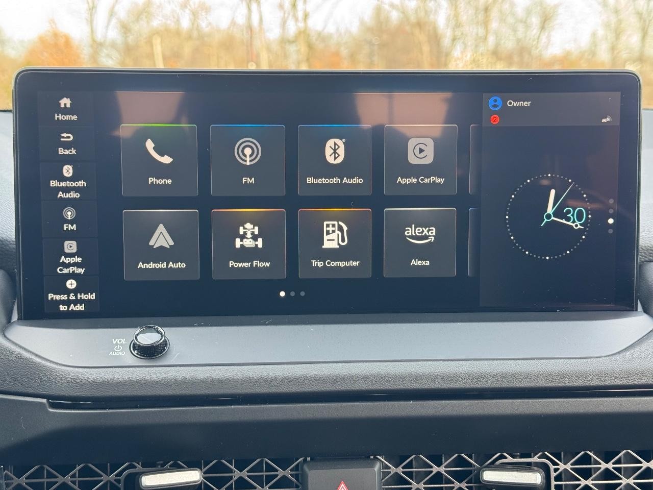 Honda Accord Hybrid Vehicle Full-screen Gallery Image 13