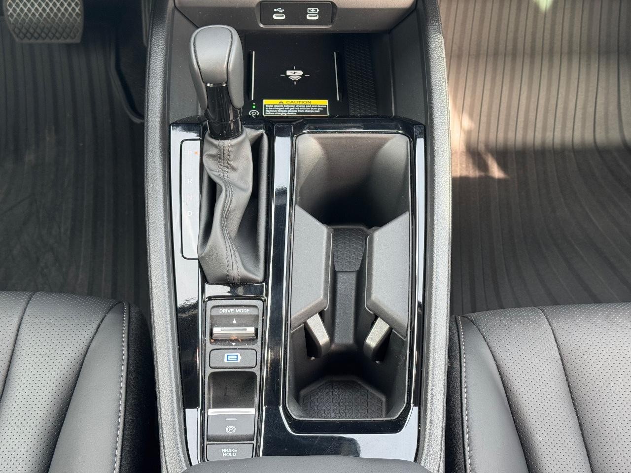 Honda Accord Hybrid Vehicle Full-screen Gallery Image 15