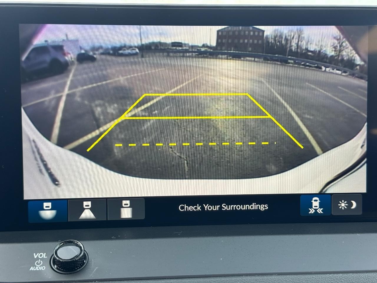 Honda Accord Hybrid Vehicle Full-screen Gallery Image 23