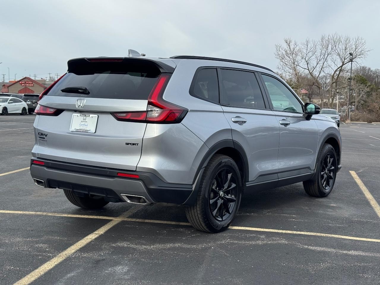 Honda CR-V Hybrid Vehicle Full-screen Gallery Image 03