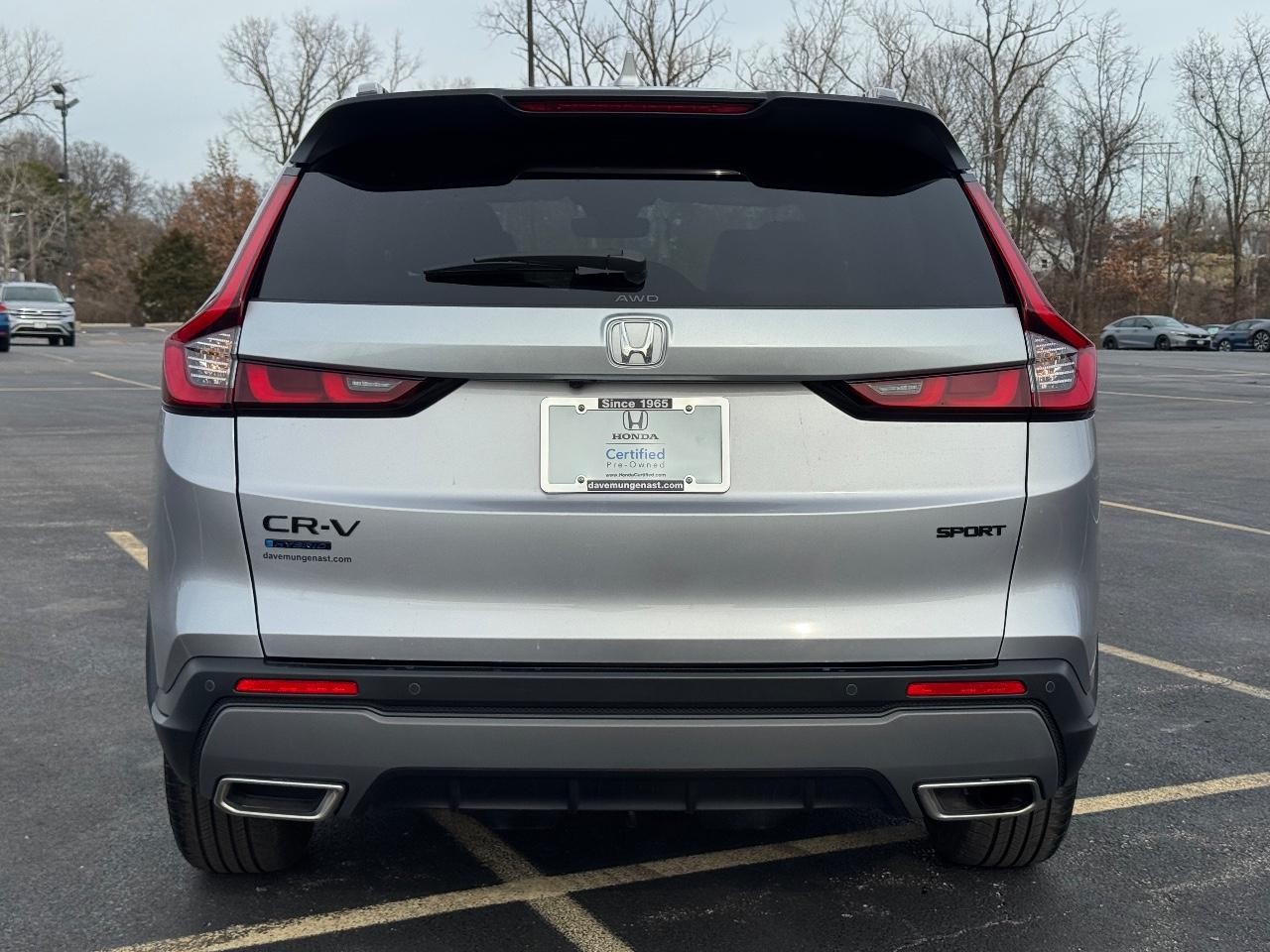 Honda CR-V Hybrid Vehicle Full-screen Gallery Image 05