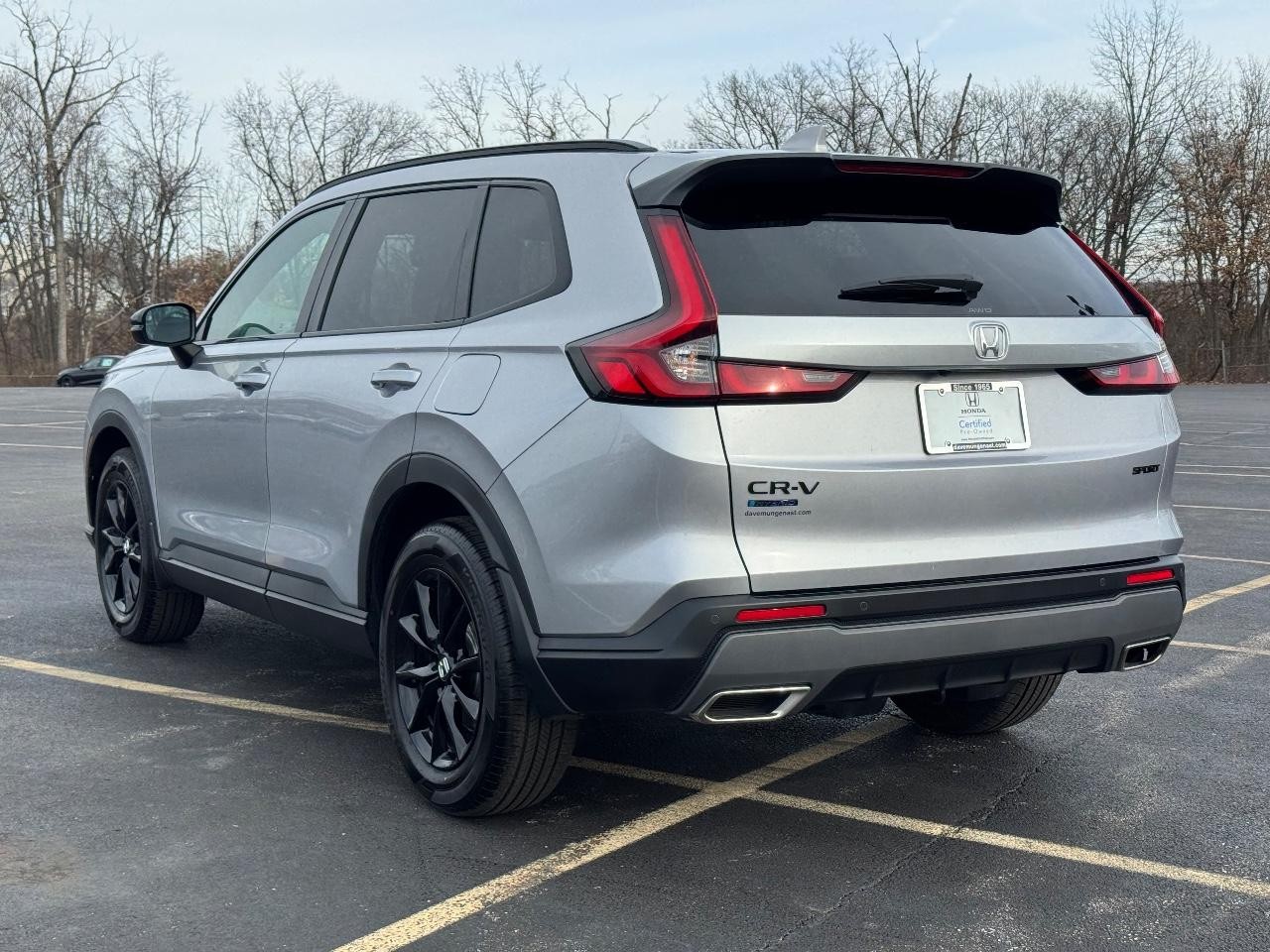 Honda CR-V Hybrid Vehicle Full-screen Gallery Image 06