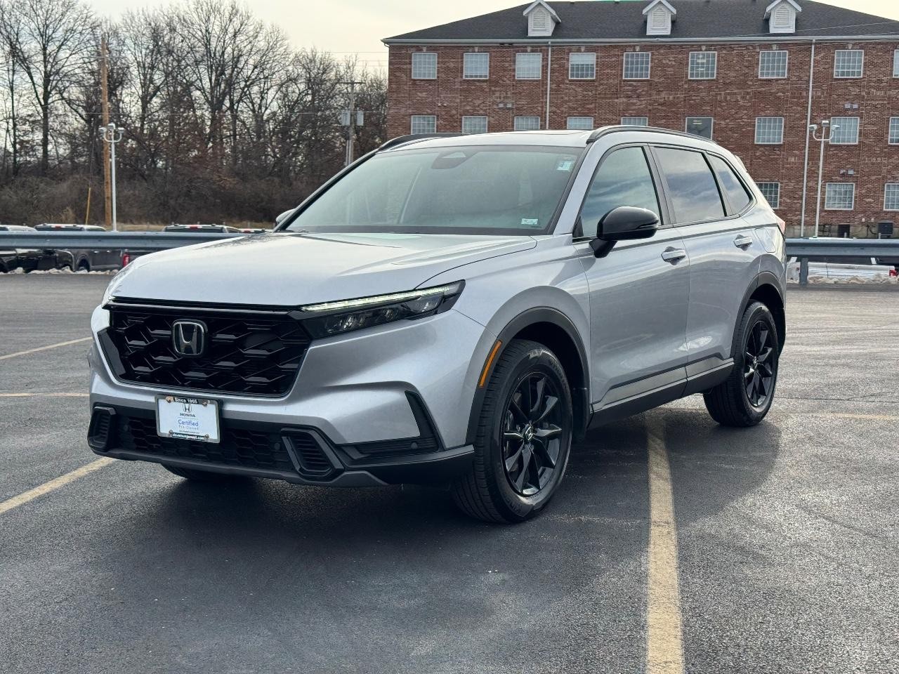 Honda CR-V Hybrid Vehicle Full-screen Gallery Image 08