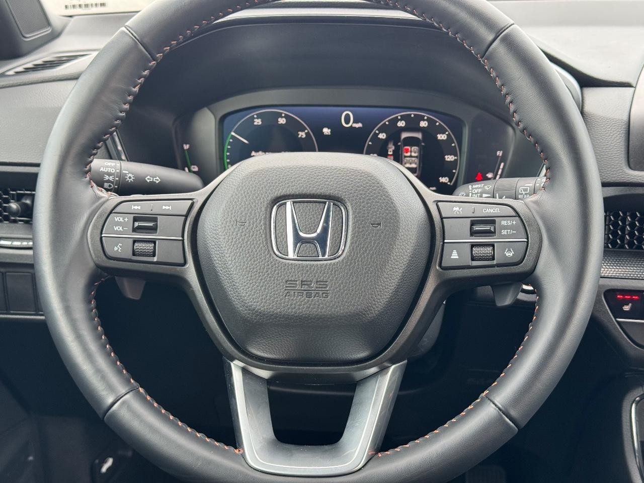 Honda CR-V Hybrid Vehicle Full-screen Gallery Image 12