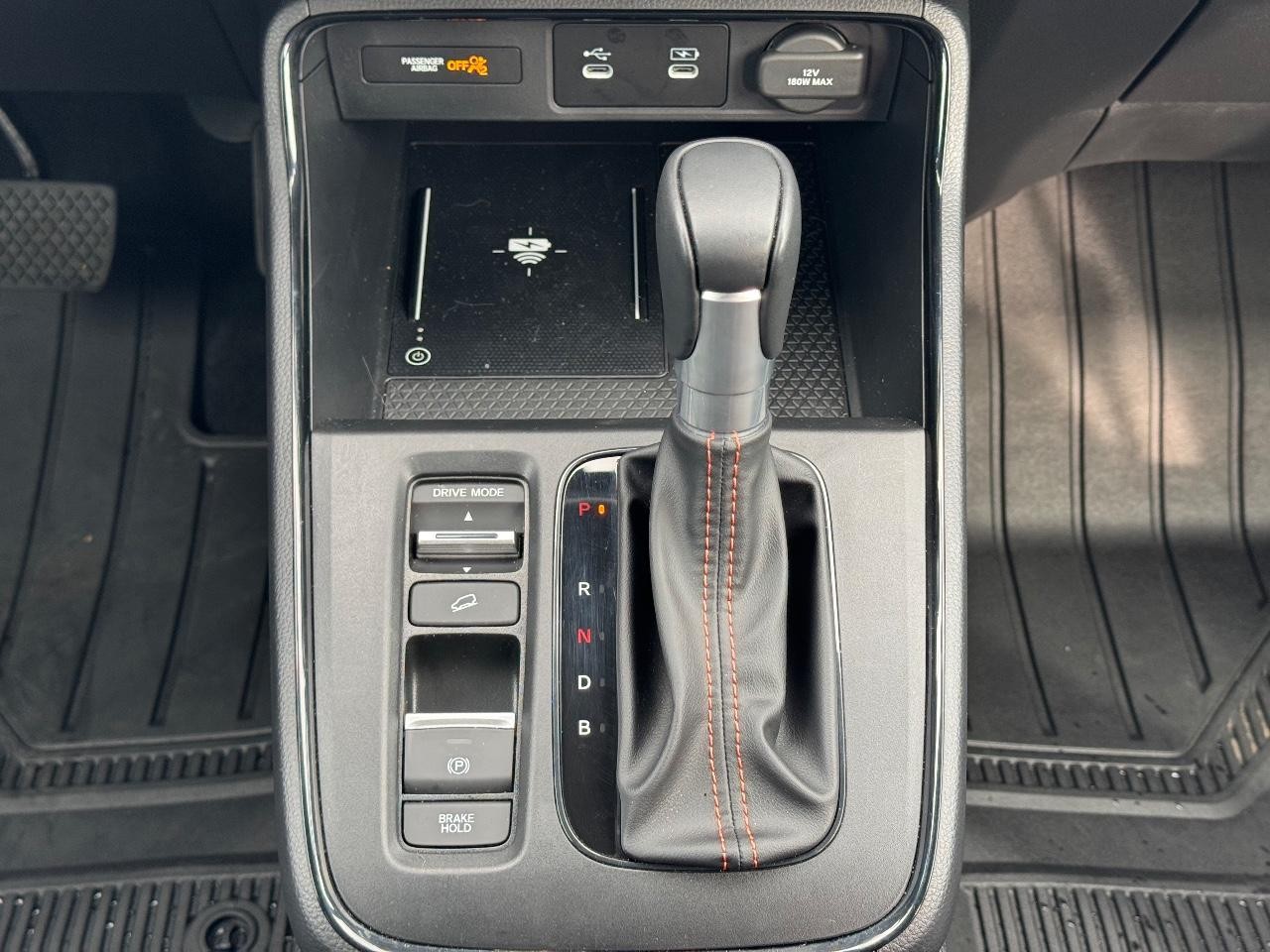 Honda CR-V Hybrid Vehicle Full-screen Gallery Image 15