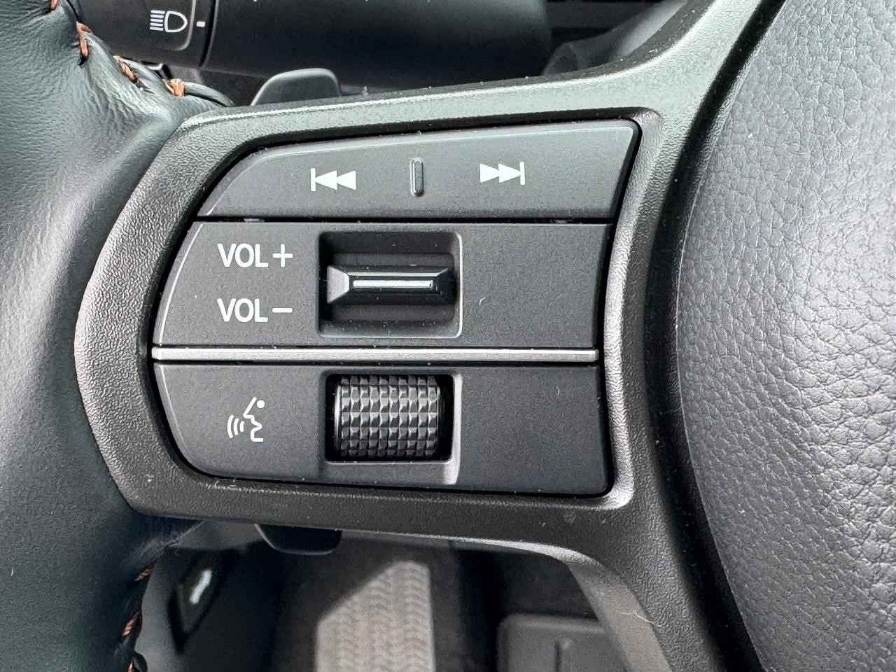 Honda CR-V Hybrid Vehicle Full-screen Gallery Image 21