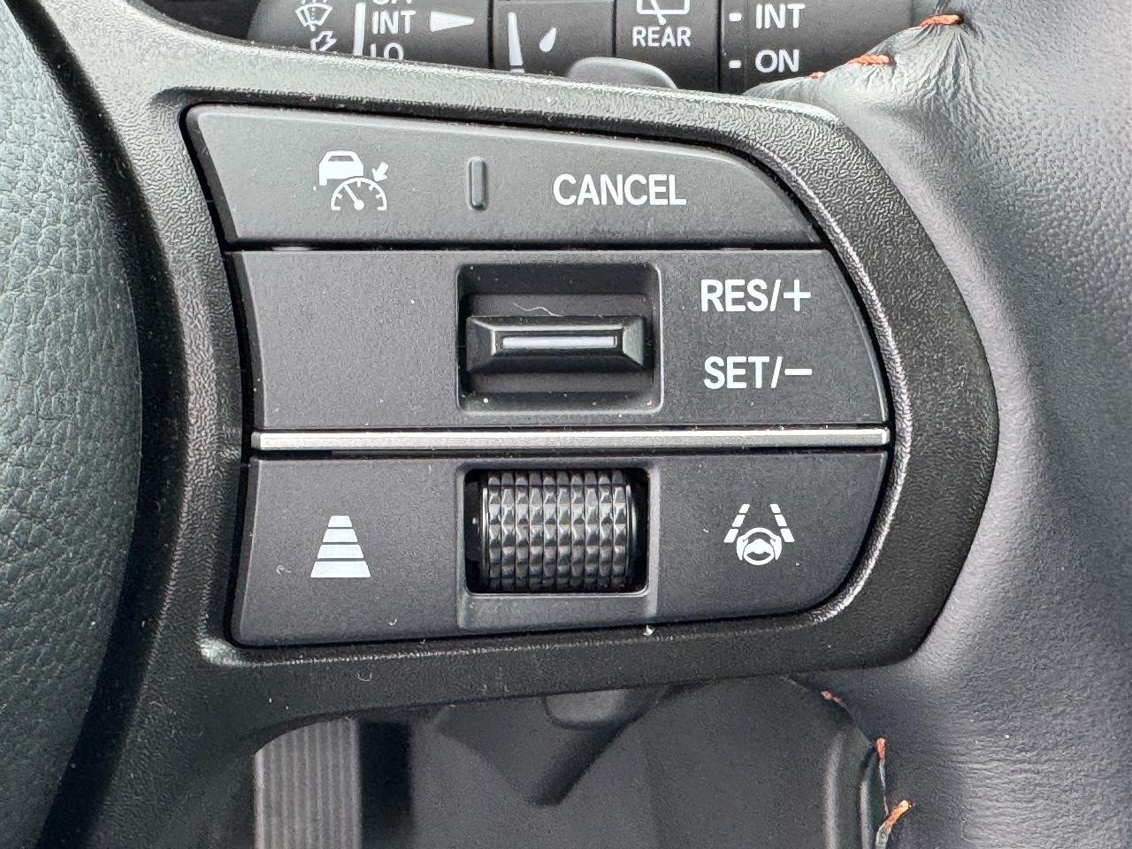 Honda CR-V Hybrid Vehicle Full-screen Gallery Image 22