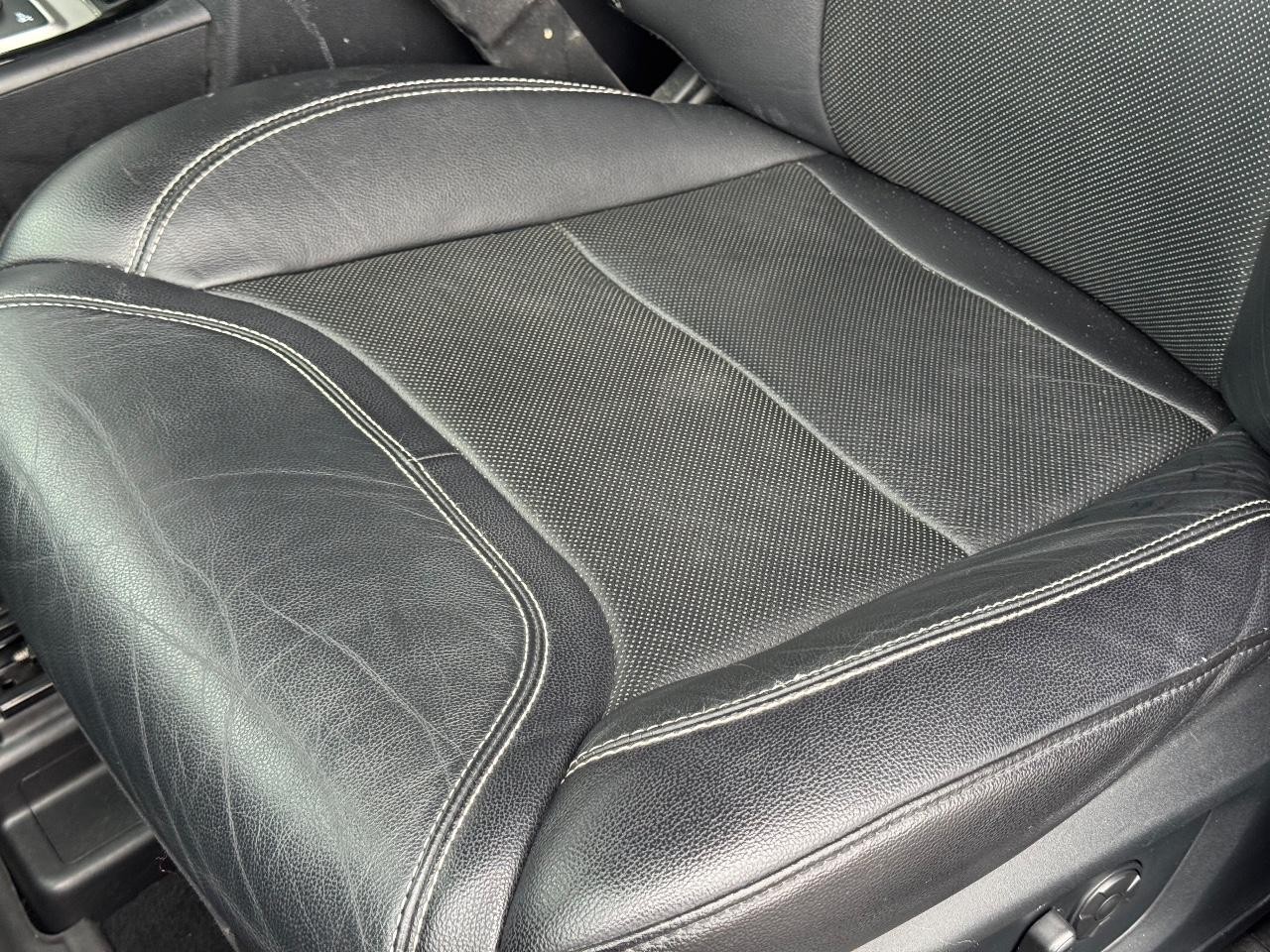 Ford Explorer Vehicle Full-screen Gallery Image 28