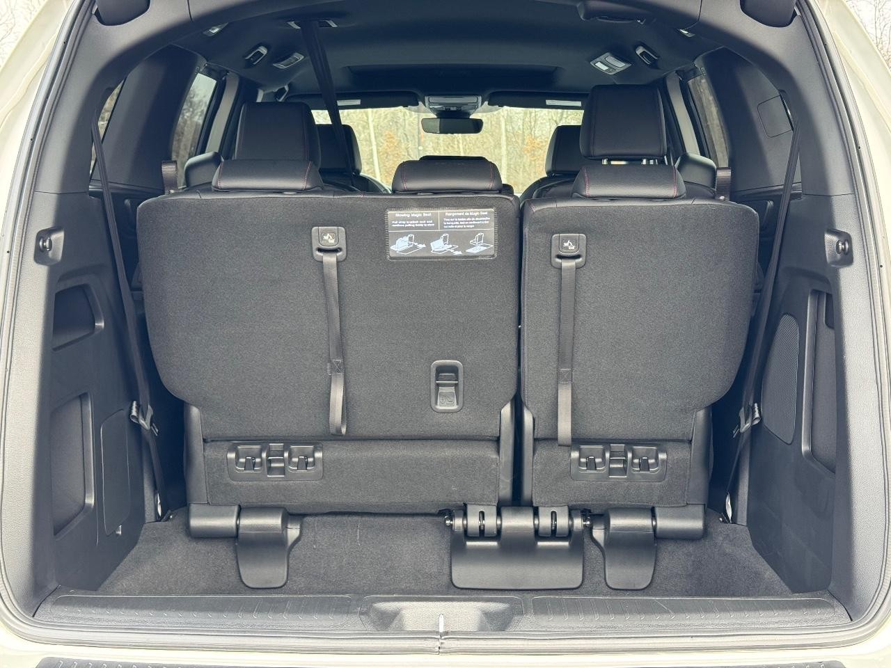 Honda Odyssey Vehicle Full-screen Gallery Image 04