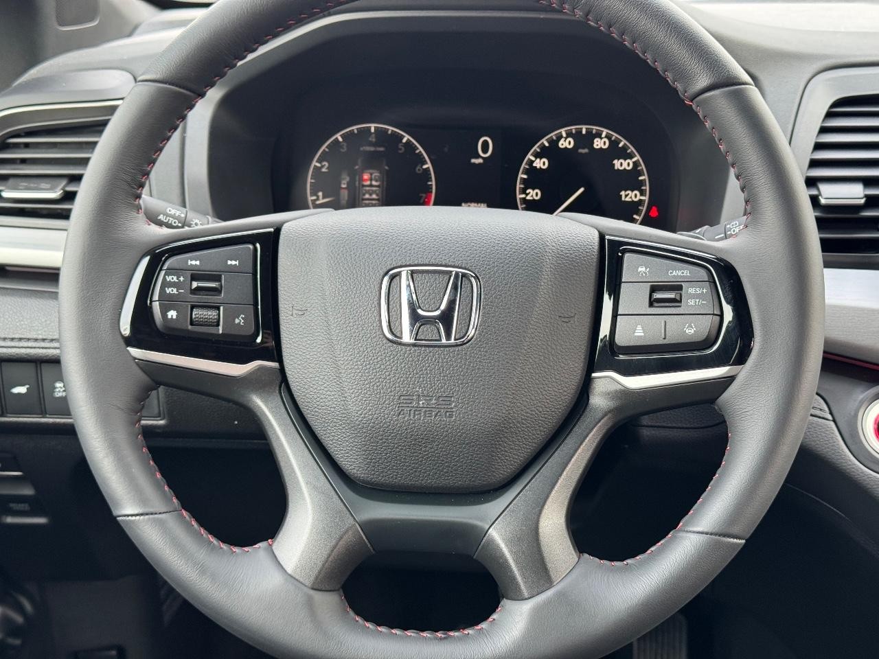 Honda Odyssey Vehicle Full-screen Gallery Image 13