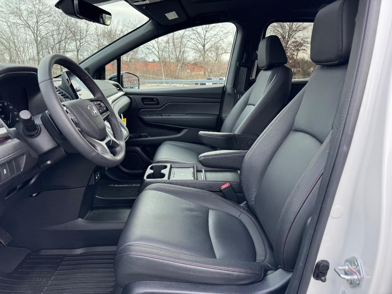Honda Odyssey Vehicle Full-screen Gallery Image 18