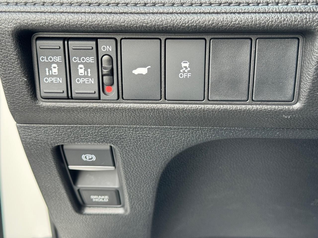 Honda Odyssey Vehicle Full-screen Gallery Image 23