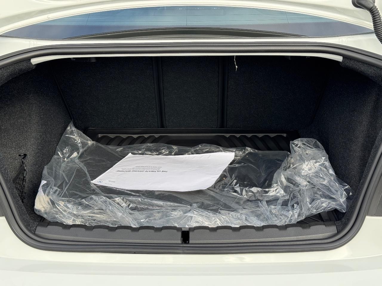 BMW M2 Vehicle Full-screen Gallery Image 04