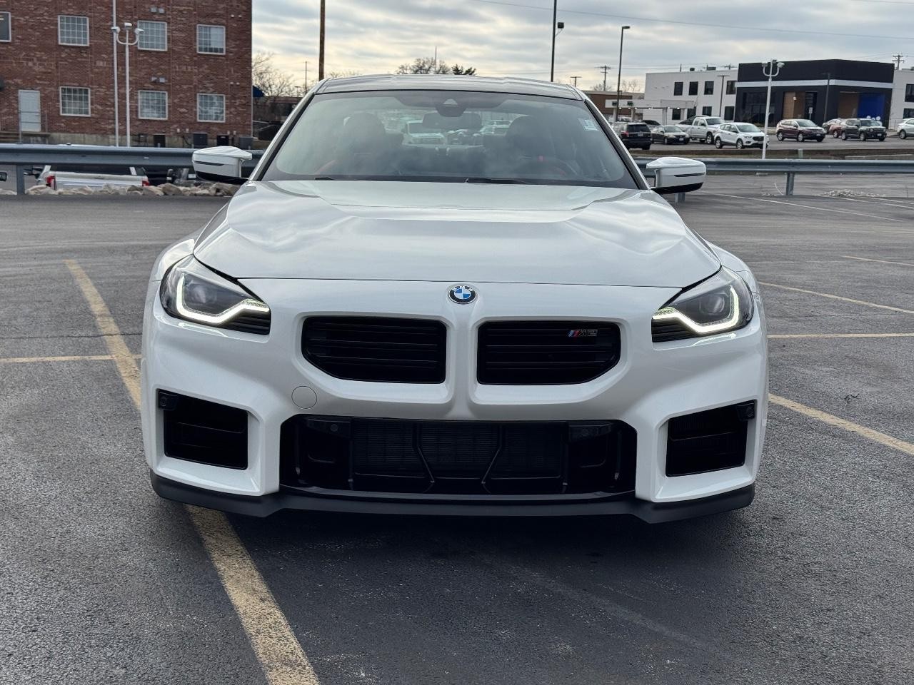 BMW M2 Vehicle Full-screen Gallery Image 09