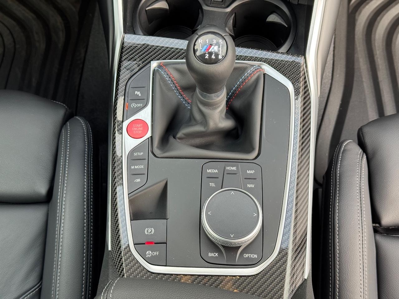 BMW M2 Vehicle Full-screen Gallery Image 15