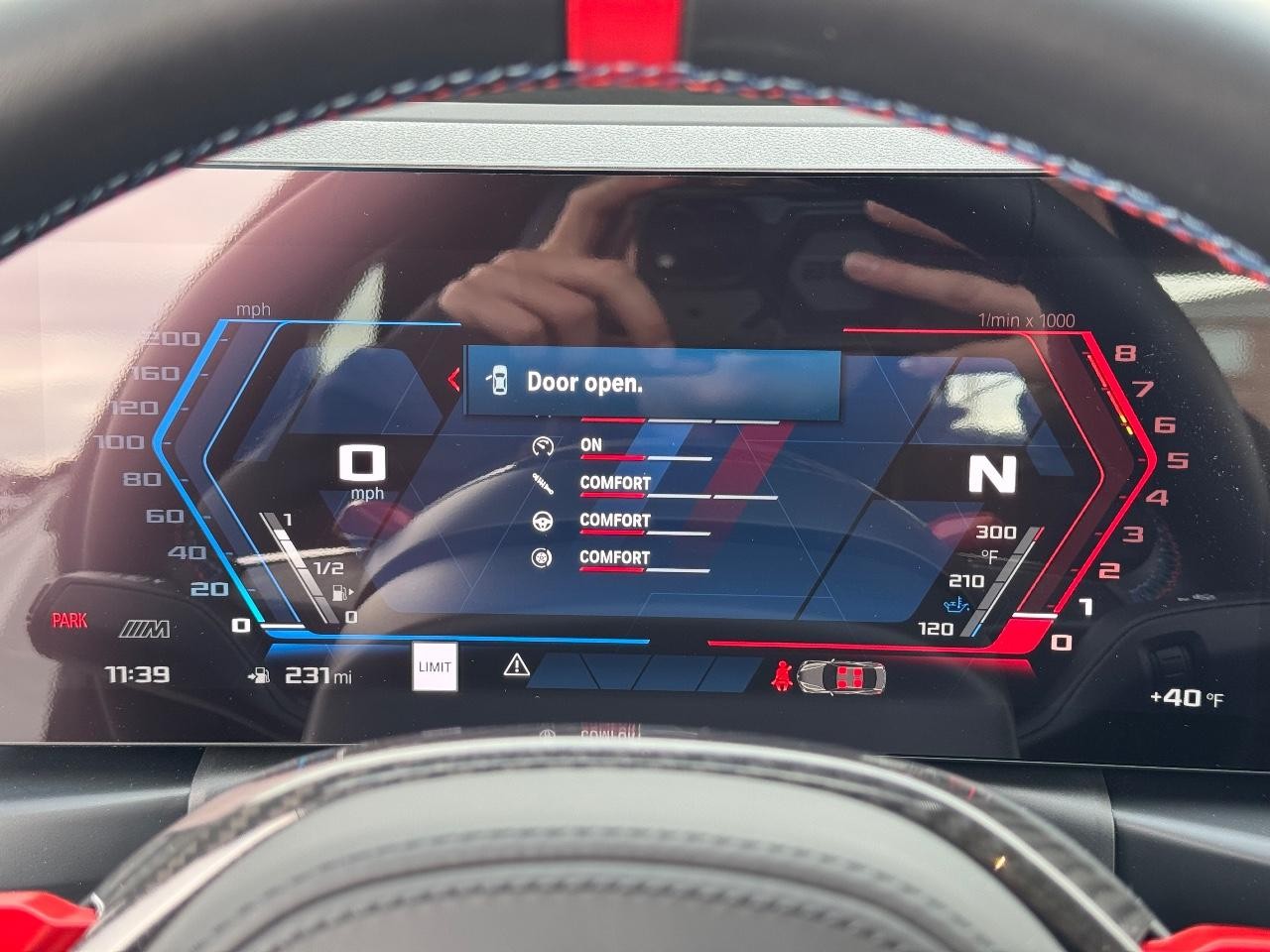 BMW M2 Vehicle Full-screen Gallery Image 19