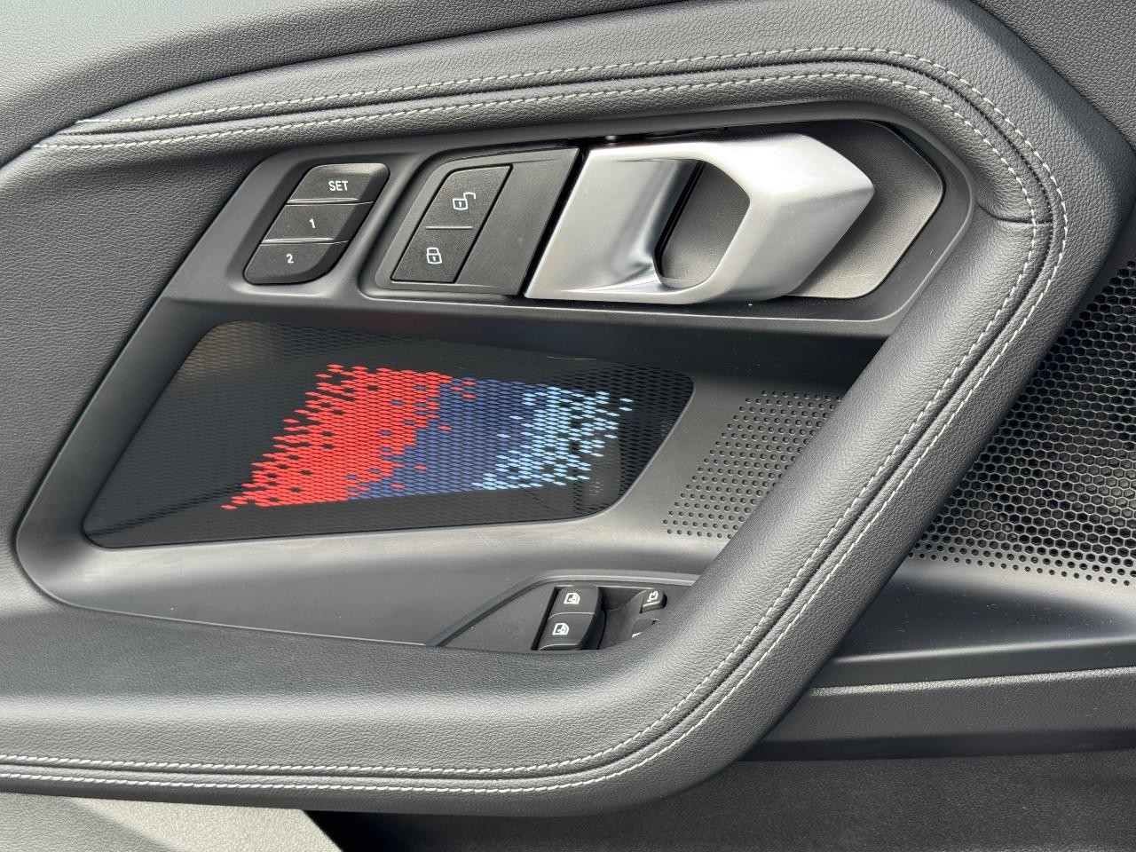 BMW M2 Vehicle Full-screen Gallery Image 25