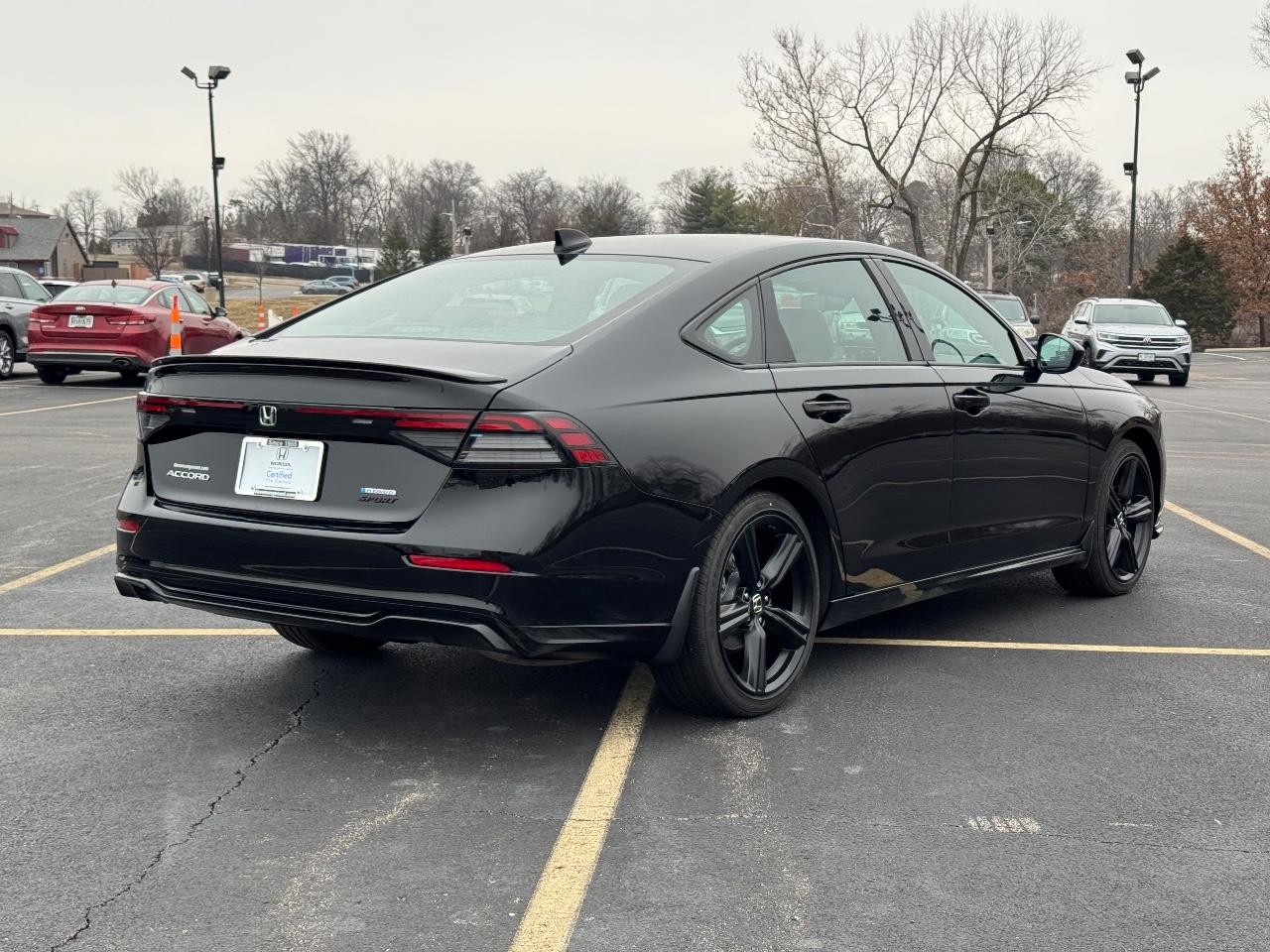 Honda Accord Hybrid Vehicle Full-screen Gallery Image 03