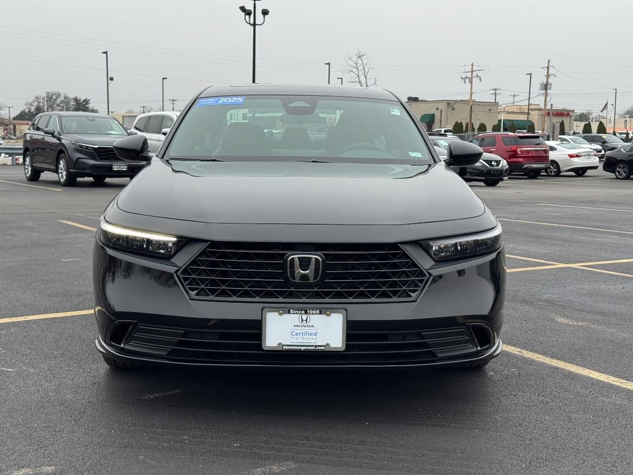 Honda Accord Hybrid Vehicle Full-screen Gallery Image 09