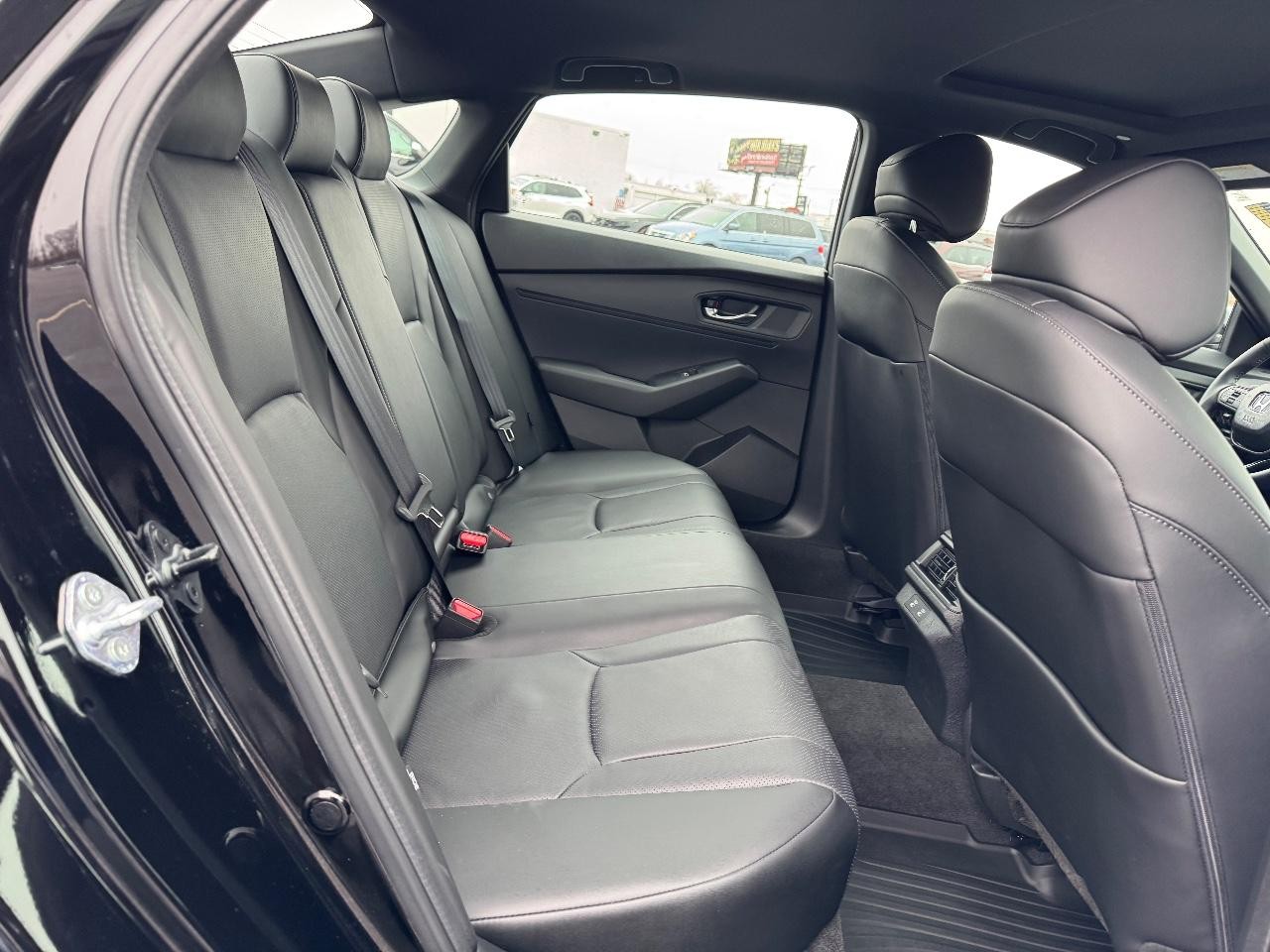 Honda Accord Hybrid Vehicle Full-screen Gallery Image 10