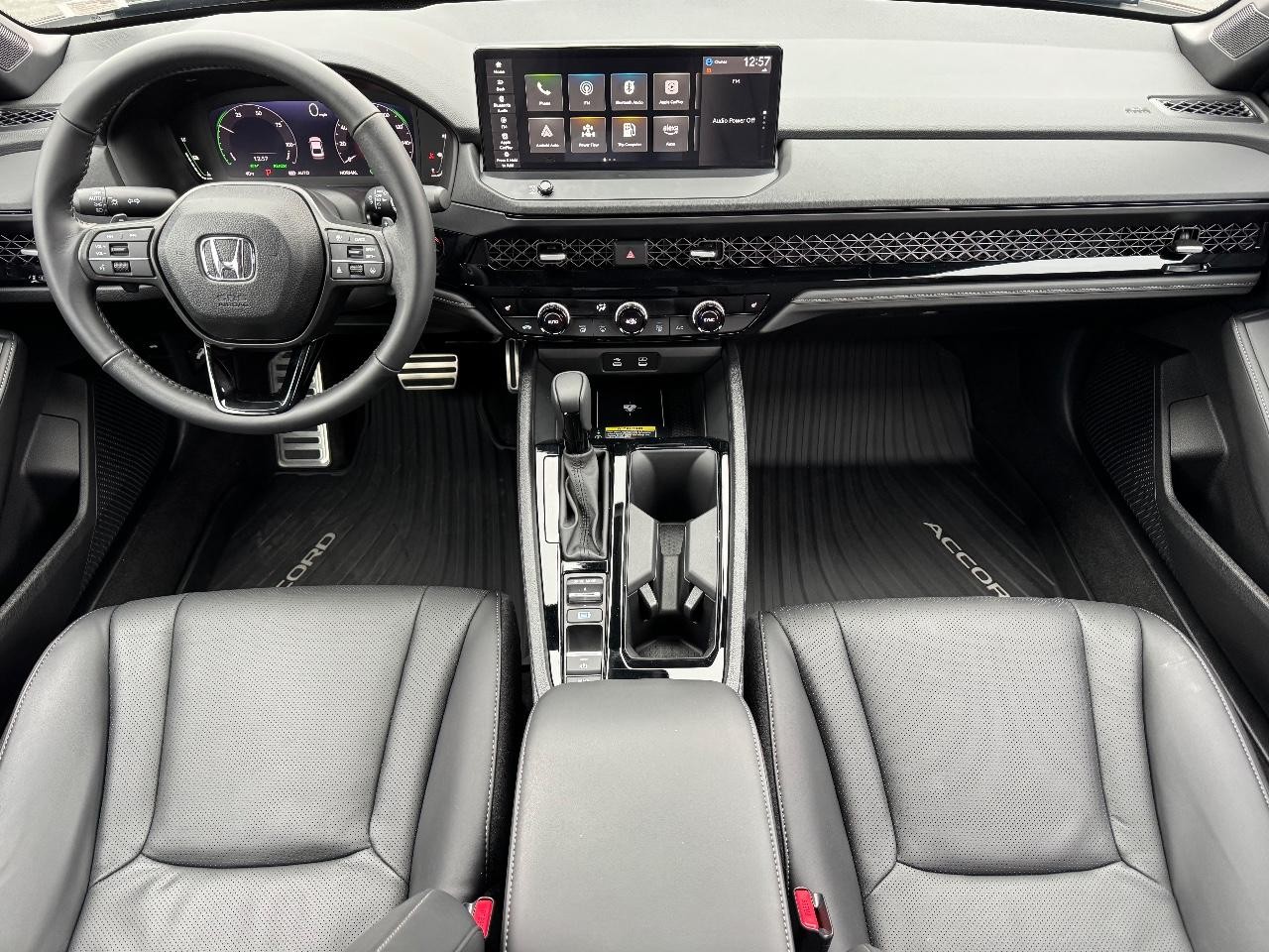 Honda Accord Hybrid Vehicle Full-screen Gallery Image 11