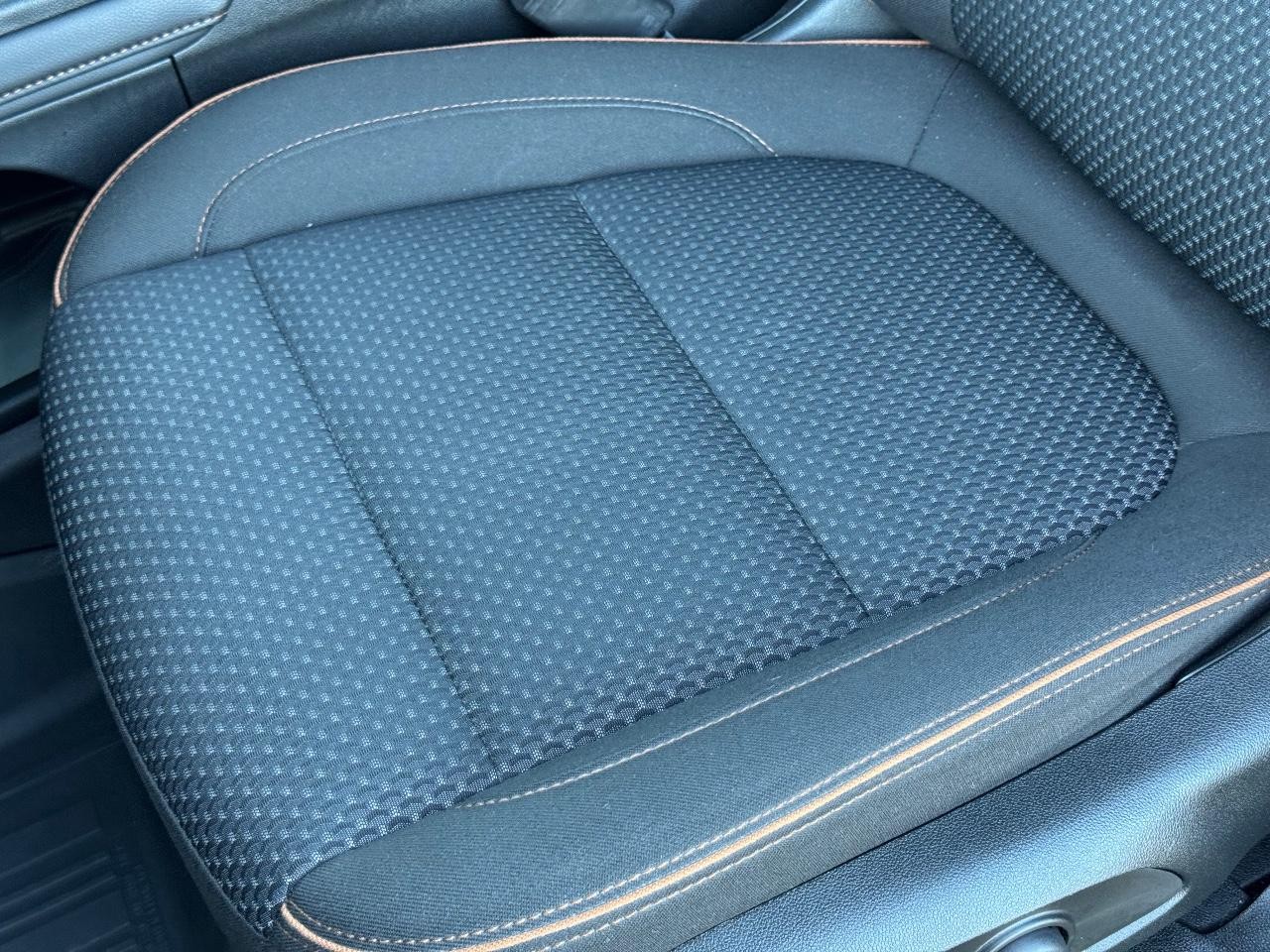 GMC Acadia Vehicle Full-screen Gallery Image 27