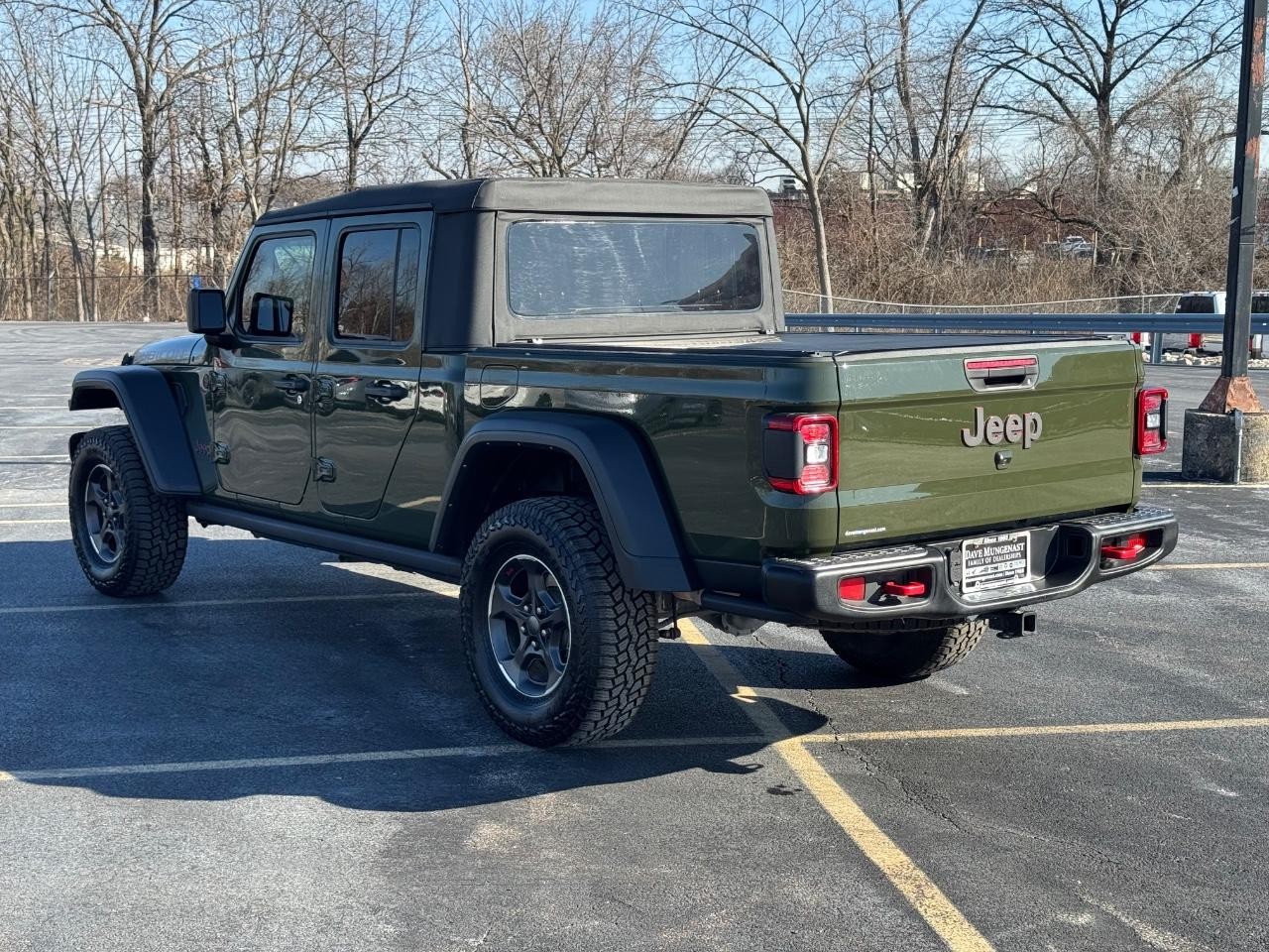 Jeep Gladiator Vehicle Full-screen Gallery Image 06